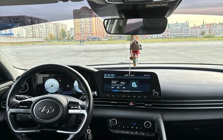 Hyundai Elantra, 2021 год, 2 150 000 рублей, 9 фотография