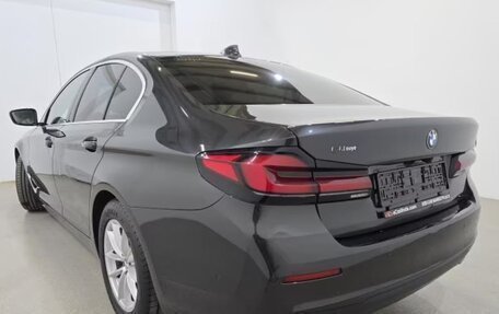 BMW 5 серия, 2021 год, 3 455 000 рублей, 2 фотография