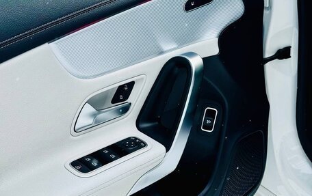 Mercedes-Benz CLA, 2019 год, 3 000 000 рублей, 11 фотография