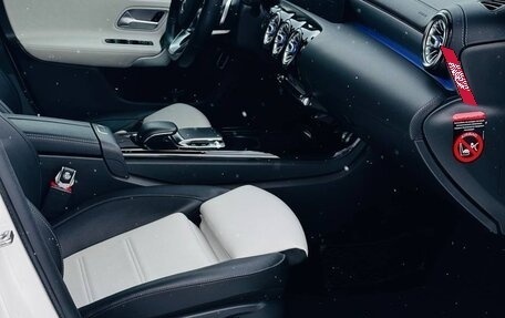 Mercedes-Benz CLA, 2019 год, 3 000 000 рублей, 12 фотография