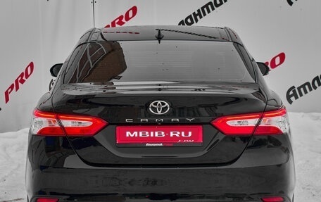 Toyota Camry, 2018 год, 2 750 000 рублей, 7 фотография