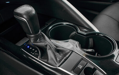 Toyota Camry, 2018 год, 2 750 000 рублей, 16 фотография