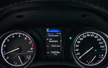 Toyota Camry, 2018 год, 2 750 000 рублей, 17 фотография