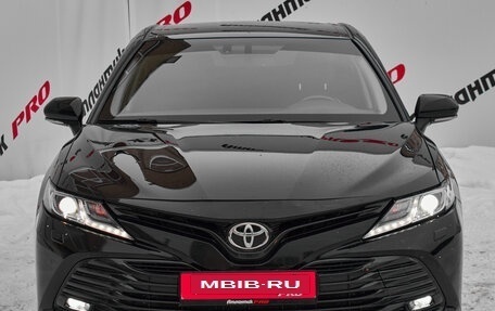 Toyota Camry, 2018 год, 2 750 000 рублей, 4 фотография