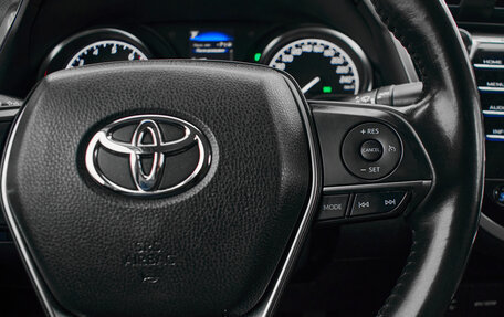 Toyota Camry, 2018 год, 2 750 000 рублей, 18 фотография