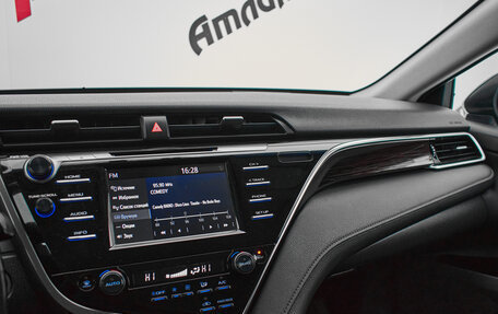 Toyota Camry, 2018 год, 2 750 000 рублей, 20 фотография