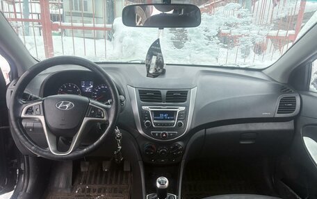 Hyundai Solaris II рестайлинг, 2014 год, 760 000 рублей, 3 фотография