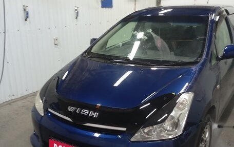 Toyota Wish II, 2004 год, 800 000 рублей, 1 фотография