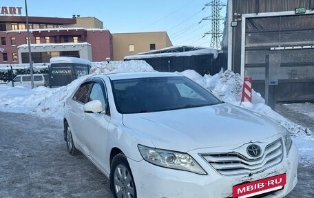 Toyota Camry, 2011 год, 951 000 рублей, 2 фотография