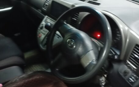 Toyota Wish II, 2004 год, 800 000 рублей, 8 фотография