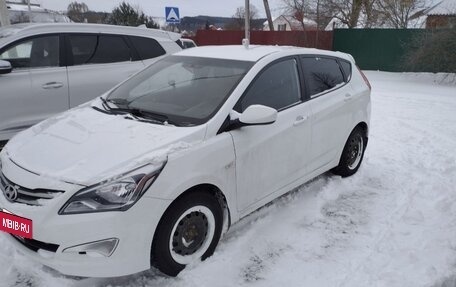 Hyundai Solaris II рестайлинг, 2015 год, 810 000 рублей, 1 фотография