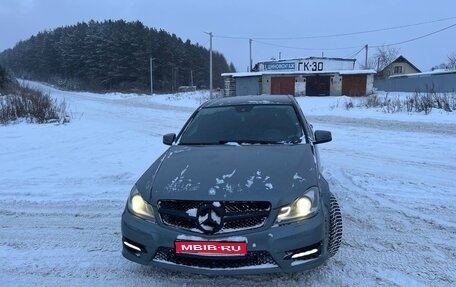 Mercedes-Benz C-Класс, 2011 год, 1 100 000 рублей, 1 фотография