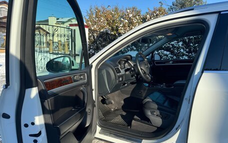 Volkswagen Touareg III, 2013 год, 2 950 000 рублей, 8 фотография