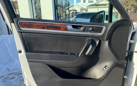 Volkswagen Touareg III, 2013 год, 2 950 000 рублей, 9 фотография