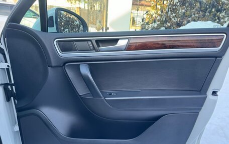 Volkswagen Touareg III, 2013 год, 2 950 000 рублей, 17 фотография