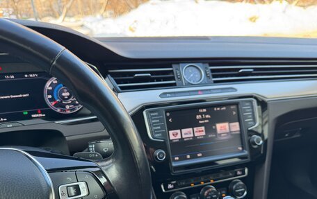 Volkswagen Passat B8 рестайлинг, 2015 год, 1 800 000 рублей, 8 фотография