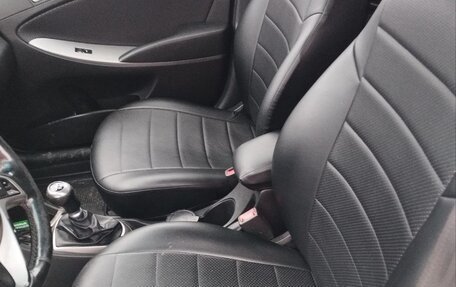 Hyundai Solaris II рестайлинг, 2015 год, 810 000 рублей, 2 фотография