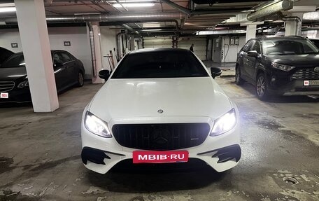 Mercedes-Benz E-Класс, 2017 год, 3 100 000 рублей, 3 фотография