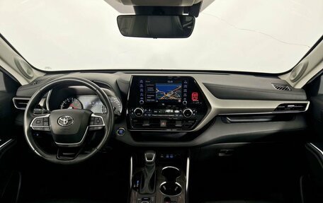 Toyota Highlander, 2022 год, 5 190 000 рублей, 12 фотография