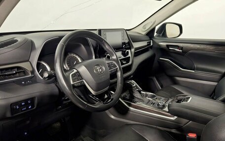 Toyota Highlander, 2022 год, 5 190 000 рублей, 24 фотография