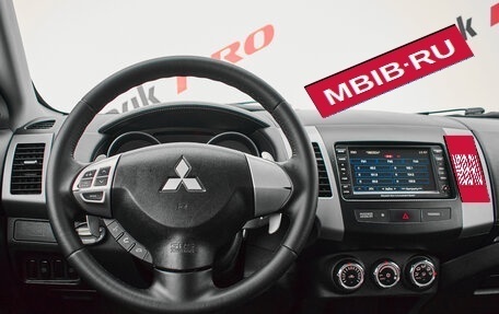 Mitsubishi Outlander III рестайлинг 3, 2010 год, 1 357 000 рублей, 13 фотография