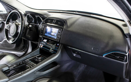 Jaguar F-Pace, 2017 год, 2 295 000 рублей, 12 фотография