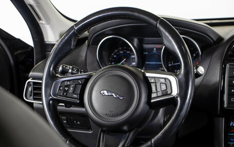 Jaguar F-Pace, 2017 год, 2 295 000 рублей, 10 фотография