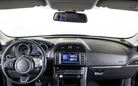 Jaguar F-Pace, 2017 год, 2 295 000 рублей, 6 фотография