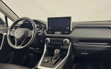 Toyota RAV4, 2019 год, 3 580 000 рублей, 11 фотография