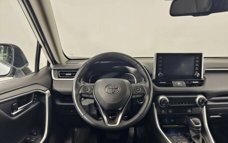 Toyota RAV4, 2019 год, 3 580 000 рублей, 9 фотография