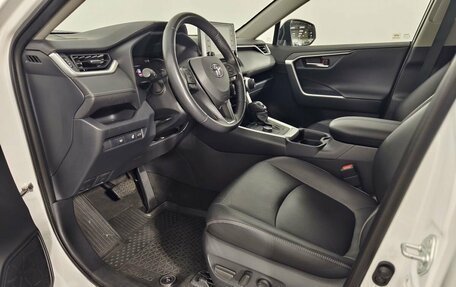 Toyota RAV4, 2019 год, 3 580 000 рублей, 18 фотография