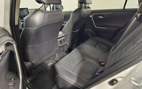 Toyota RAV4, 2019 год, 3 580 000 рублей, 19 фотография