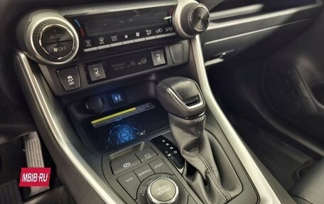 Toyota RAV4, 2019 год, 3 580 000 рублей, 15 фотография