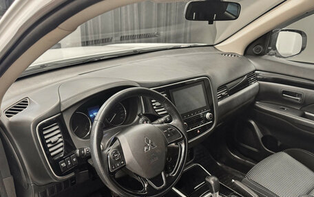 Mitsubishi Outlander III рестайлинг 3, 2021 год, 2 497 000 рублей, 7 фотография