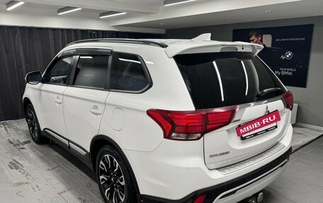 Mitsubishi Outlander III рестайлинг 3, 2021 год, 2 497 000 рублей, 6 фотография