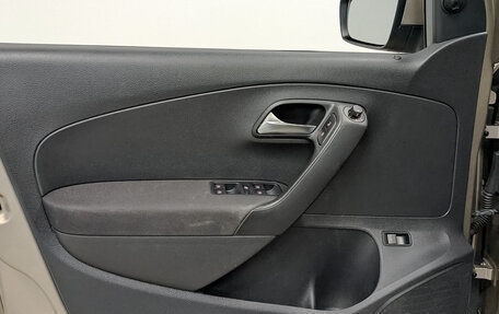 Volkswagen Polo VI (EU Market), 2017 год, 1 250 000 рублей, 19 фотография