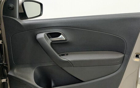 Volkswagen Polo VI (EU Market), 2017 год, 1 250 000 рублей, 24 фотография