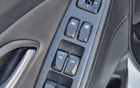 Hyundai ix35 I рестайлинг, 2011 год, 1 050 000 рублей, 10 фотография