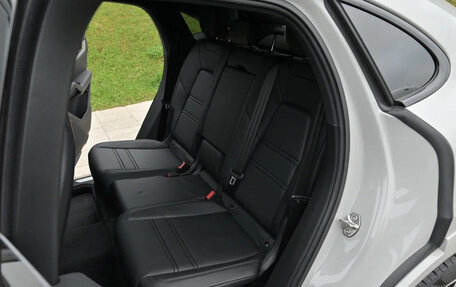 Porsche Cayenne III, 2024 год, 17 300 000 рублей, 8 фотография