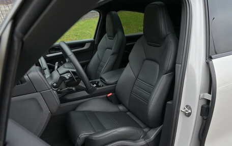 Porsche Cayenne III, 2024 год, 17 300 000 рублей, 14 фотография