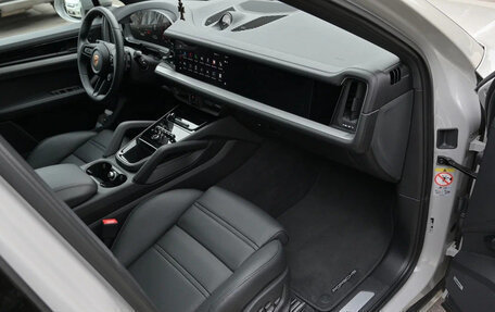 Porsche Cayenne III, 2024 год, 17 300 000 рублей, 12 фотография