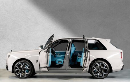 Rolls-Royce Cullinan, 2025 год, 81 990 000 рублей, 6 фотография