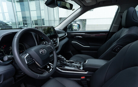 Toyota Highlander, 2025 год, 5 990 000 рублей, 33 фотография