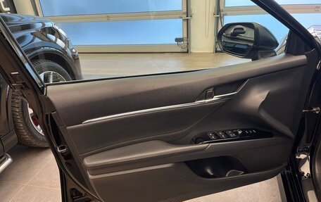 Toyota Camry, 2020 год, 3 890 000 рублей, 10 фотография