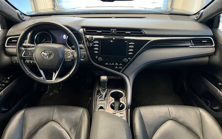 Toyota Camry, 2020 год, 3 890 000 рублей, 7 фотография