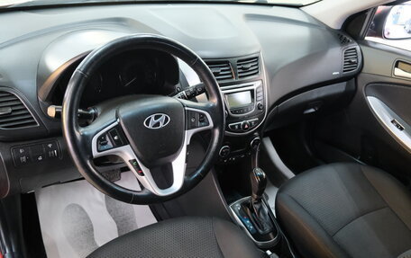 Hyundai Solaris II рестайлинг, 2015 год, 939 000 рублей, 11 фотография