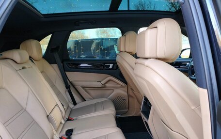 Porsche Cayenne III, 2021 год, 6 990 000 рублей, 10 фотография