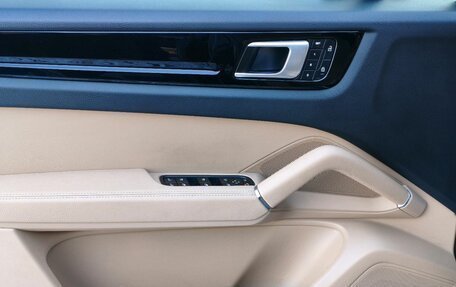 Porsche Cayenne III, 2021 год, 6 990 000 рублей, 16 фотография