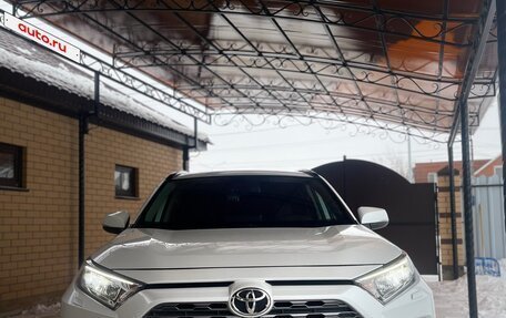 Toyota RAV4, 2020 год, 3 200 000 рублей, 3 фотография