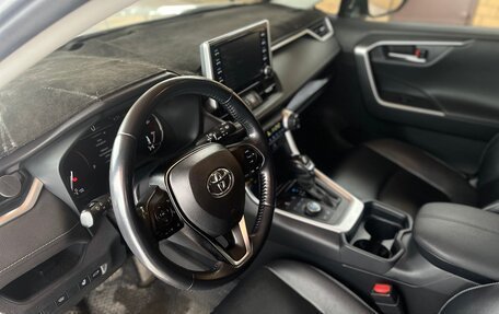 Toyota RAV4, 2020 год, 3 200 000 рублей, 19 фотография